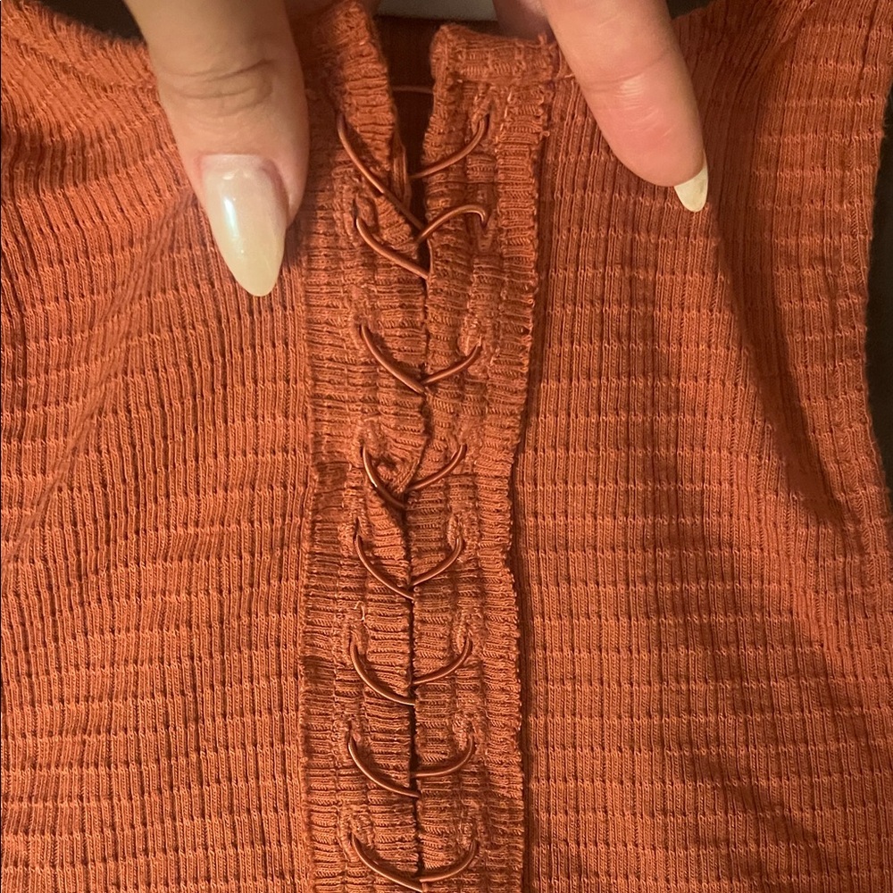 Rust Sleeveless Ribbed Top - Picture 2 of 4
